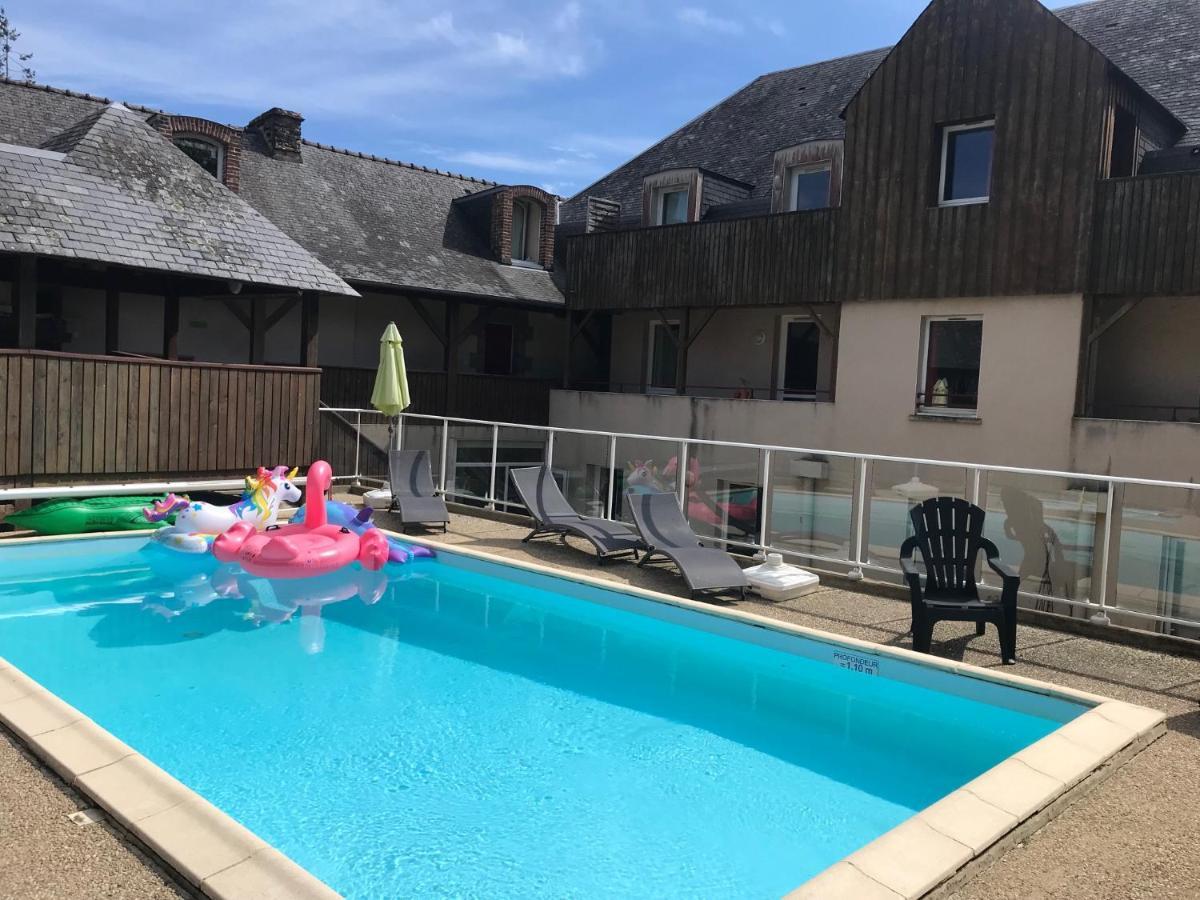 Appartement Tres Lumineux Avec Belle Vue Degagee Rochefort-en-Terre Exterior foto